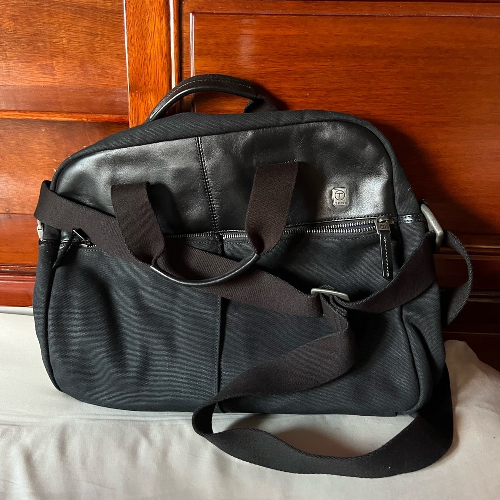 TUMI Tech Black Messenger Bag, New, 15x11x3 Inches